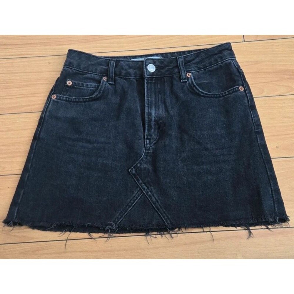 Top Shop Moto Denim Mini Skirt, size 2